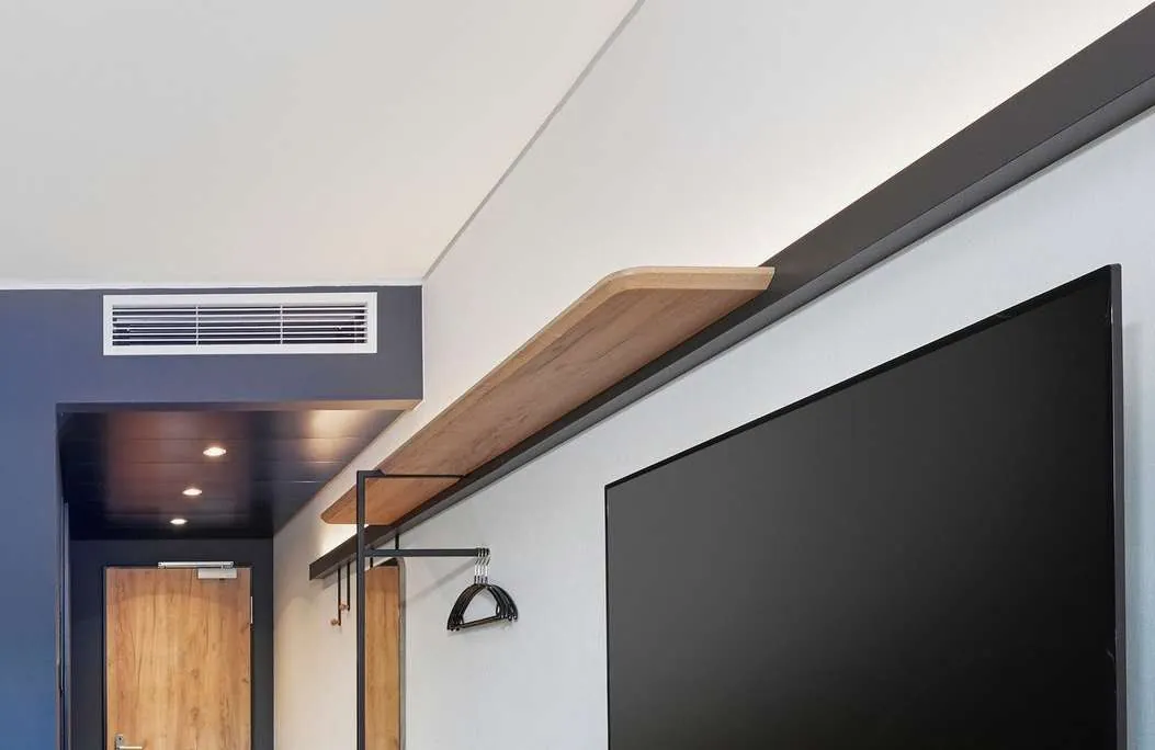 Suite ốp gỗ sồi